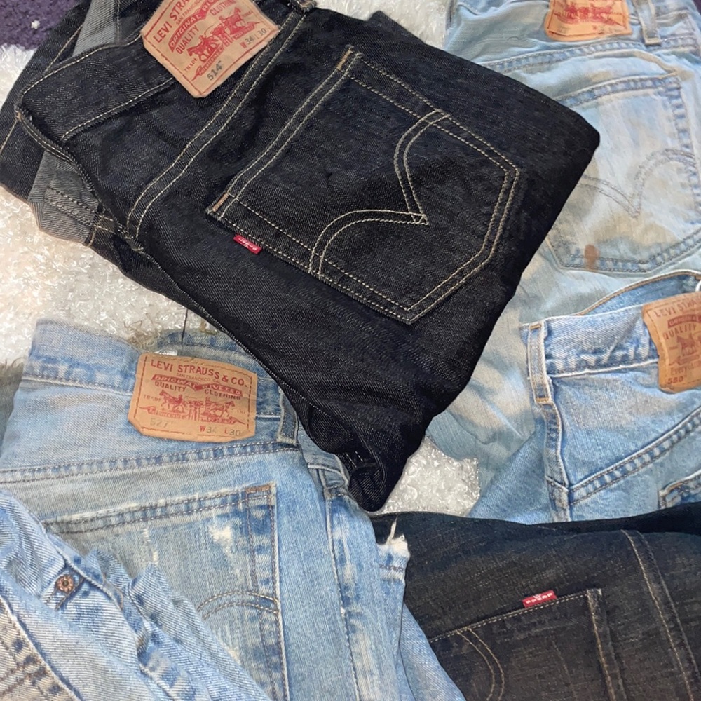 Men Levi’s all 6 pair